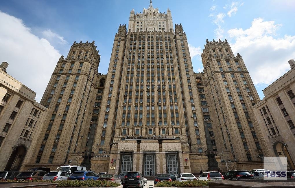 Dialogue with the European Union can be resumed only after Brussels drops its policy of sanction and stops flooding Ukraine with weapons, a high-ranking Russian foreign ministry official told TASS:
vk.cc/cTQEKS