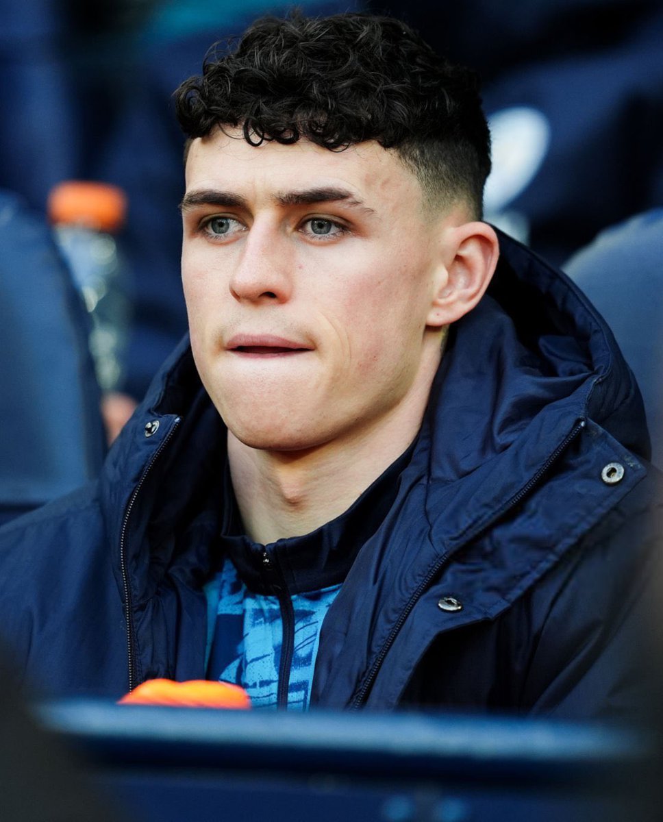 TheHateCentral's tweet image. This pitch invader tonight:

Ran onto pitch at 37’
0 Goals/Assists
0 Dribbles 
1 Big Chance Missed
Dodged 4 Security Guards
3 Fouls

LIVED OUT OUR DREAMS 🥹🫡👏💫