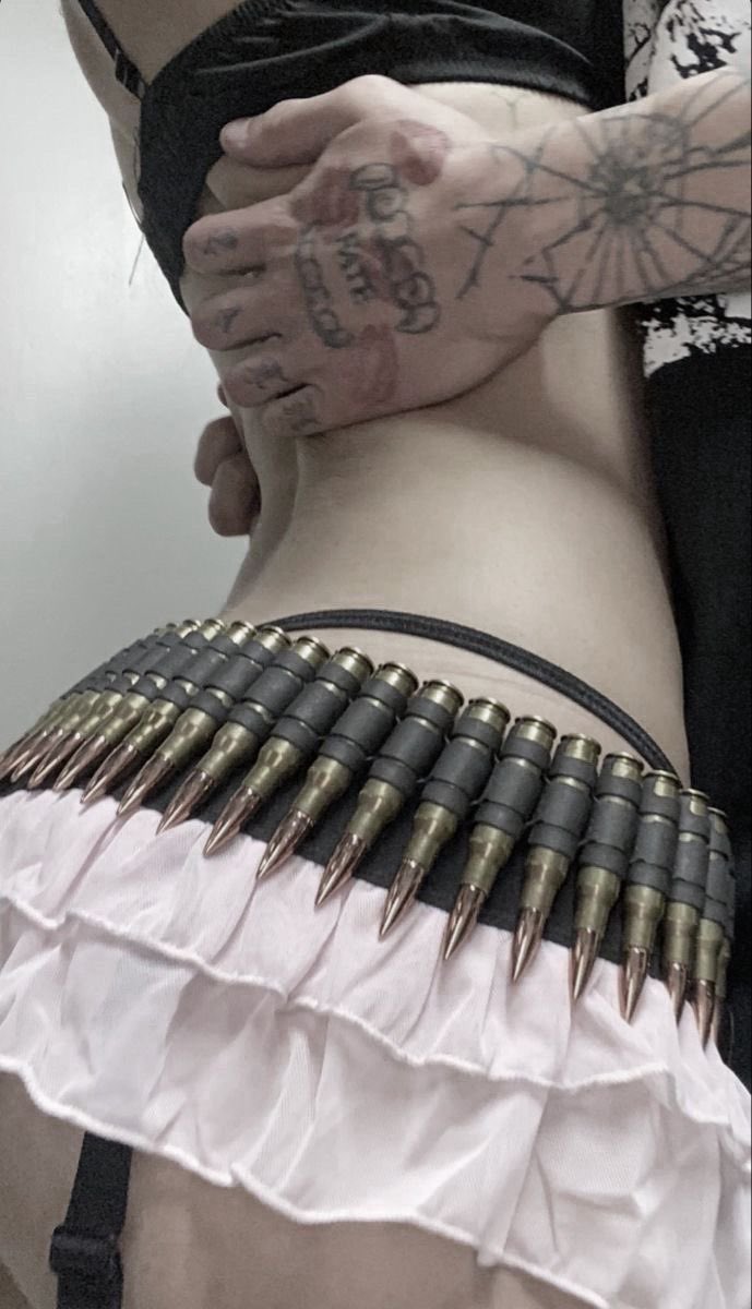 delicateangelss's tweet photo. i neeeed pictures like this who wants to help me 😋 #daddy #daddyissues #needthat https://t.co/yyJ3a2Fs7e