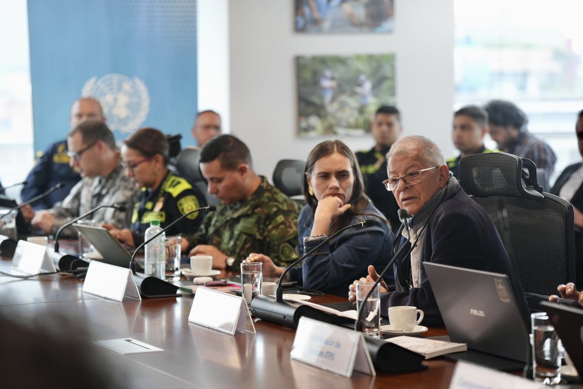 MisionONUCol's tweet image. #Bogotá | Facilitamos sesión de la Instancia Tripartita Nacional de Protección y Seguridad #ITPS Electoral para avanzar en medidas de prevención y protección que garanticen la participación política de firmantes de paz y de @ComunesCoL, de cara a la próxima campaña electoral.