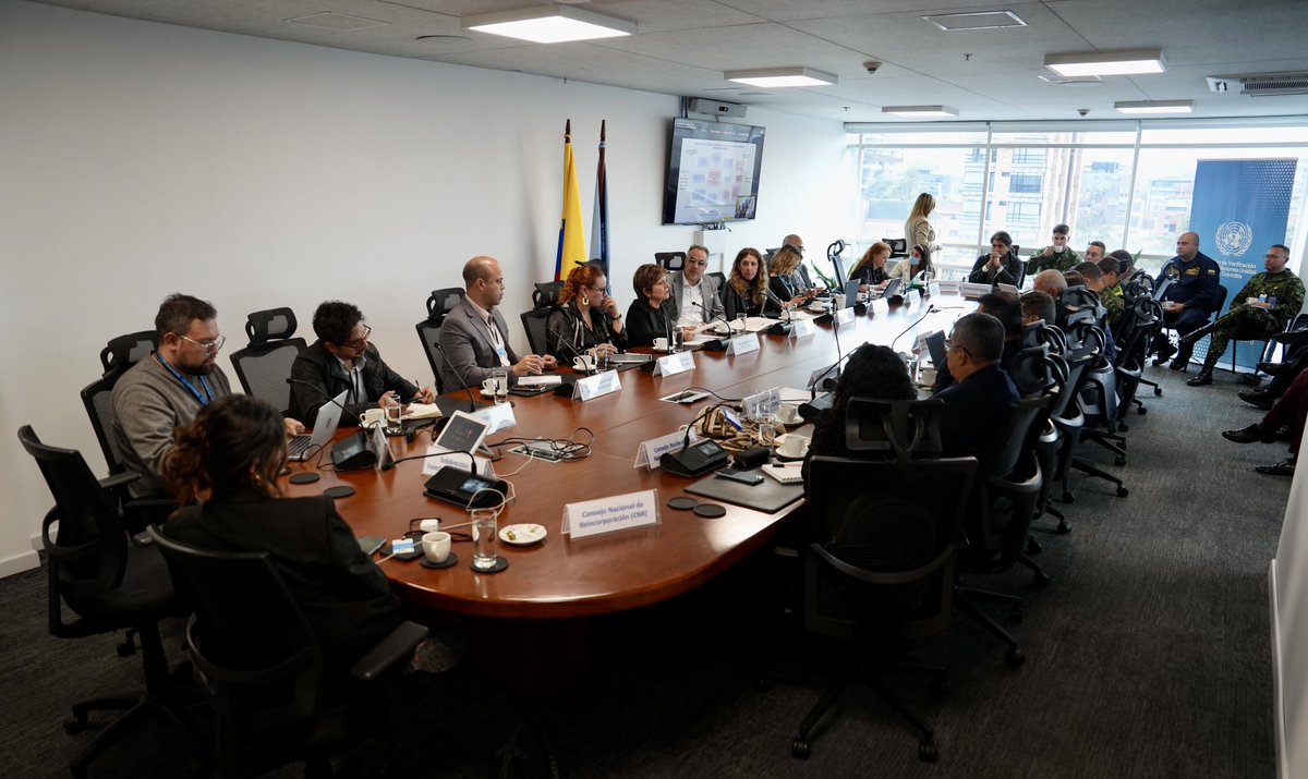 MisionONUCol's tweet image. #Bogotá | Facilitamos sesión de la Instancia Tripartita Nacional de Protección y Seguridad #ITPS Electoral para avanzar en medidas de prevención y protección que garanticen la participación política de firmantes de paz y de @ComunesCoL, de cara a la próxima campaña electoral.