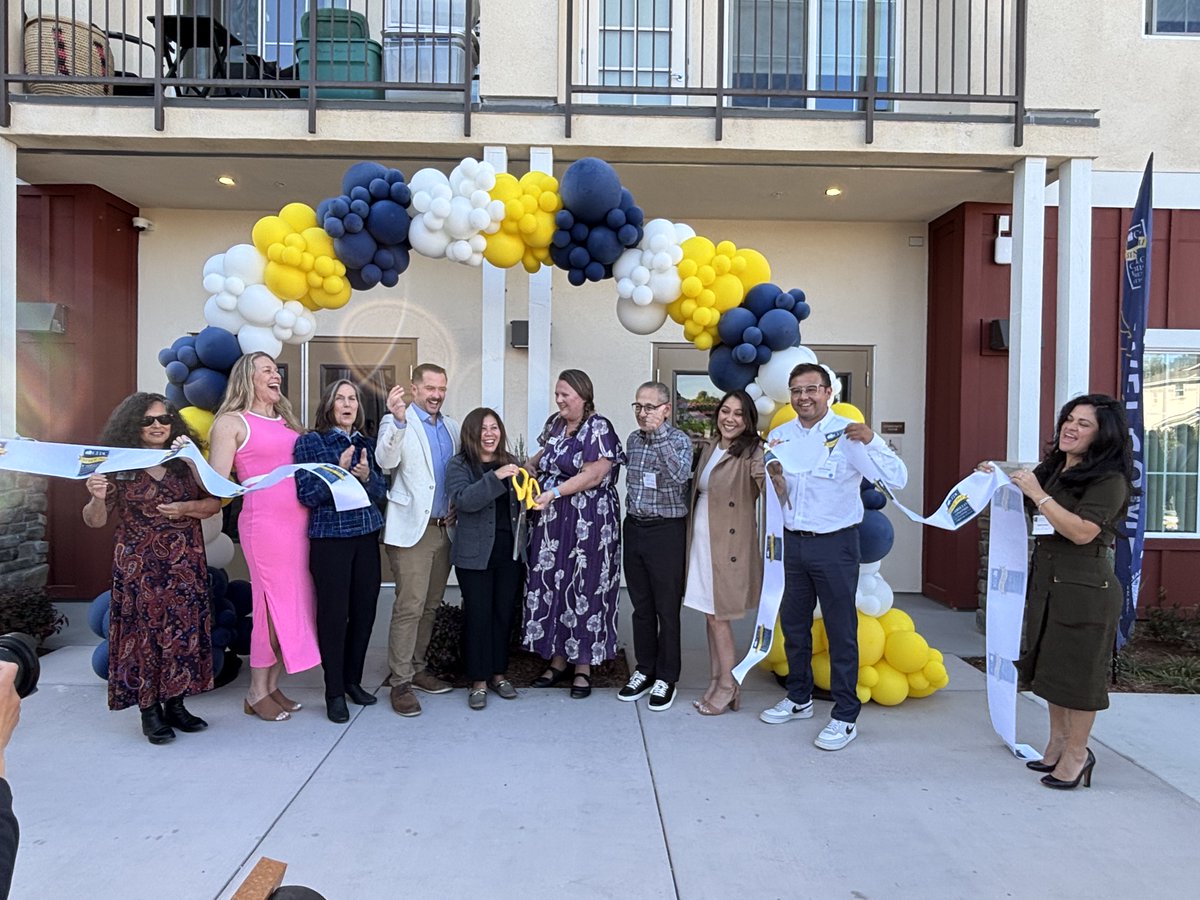 California_HCD's tweet photo. Village Senior Apartments by @CabrilloEDC is now open in Buellton, bringing 50 supportive and affordable homes to low-income veterans and seniors. Amenities include a computer room, picnic and BBQ area, and proximity to stores, transit, and medical care. @CAbcsh @MyCalVet https://t.co/tW3CZ34Hm1