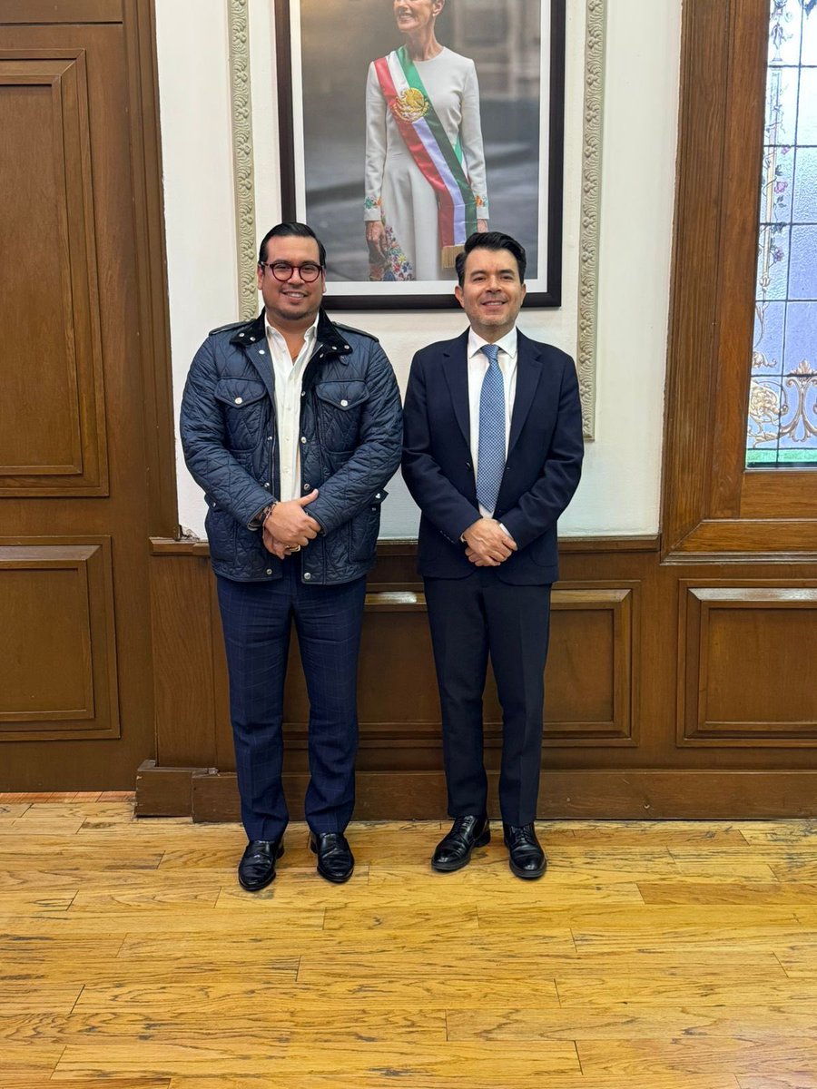 Asistí a reunión de trabajo con el
Subsecretario de Derechos Humanos, Población y Migración de la <a href="/SEGOB_mx/">Gobernación</a>, el Mtro. @arturomedina para comentar los avances en los planes de justicia en el territorio mexicano.