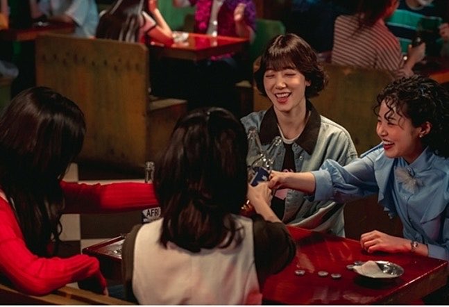 1marisone's tweet photo. #UndercoverMissHong’s 3 cheat keys to boost viewership
1: #ParkShinHye,
2: #FakeEmployment &amp;
3: #PaceControl!
Each character’s narrative as they change &amp; grow experiencing various crises, incl. the IMF crisis,throughout are also important points to watch
https://t.co/tQdRbdNTlr… https://t.co/rL1LVsb0im