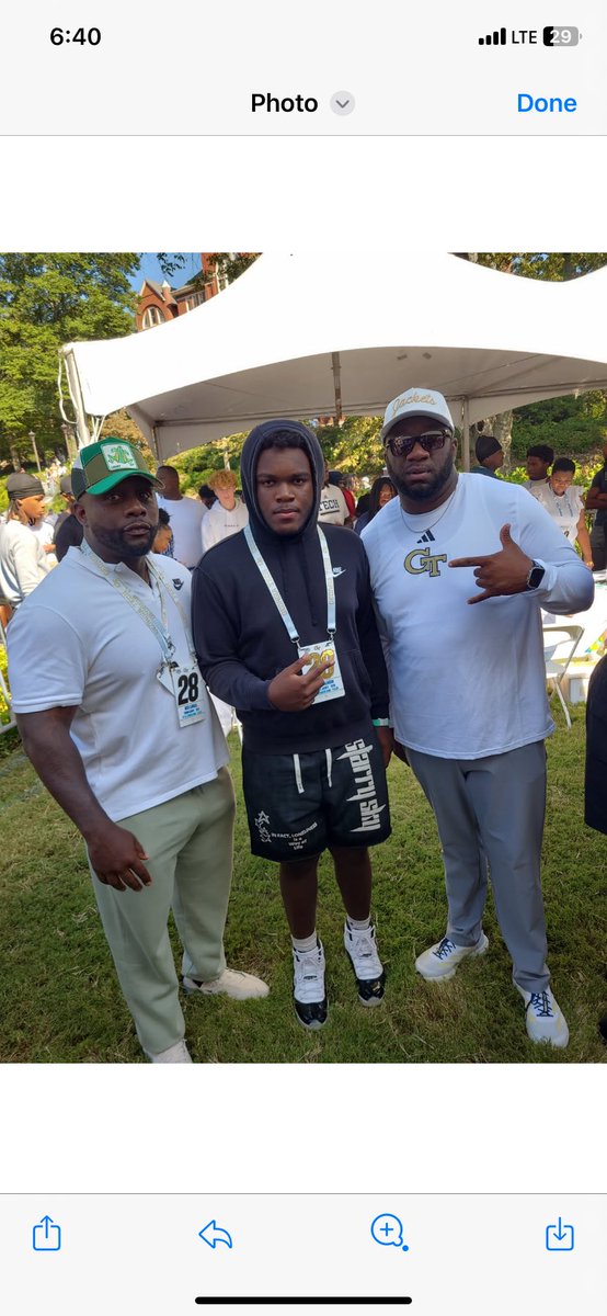 Alex Ashley tweet media