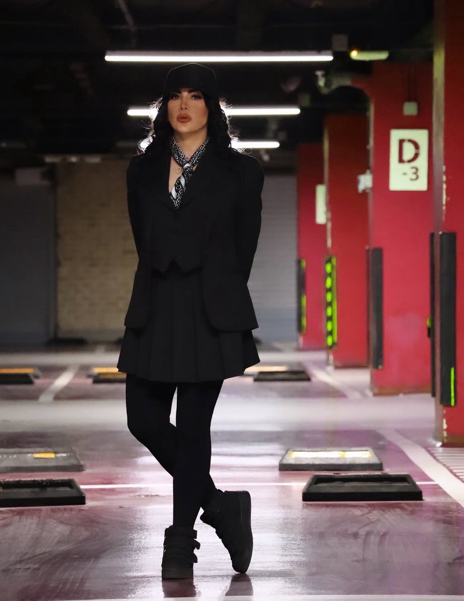 justchangingun's tweet image. #ملیکا_ملک_محمدی بیش از یک هفته‌ است بازداشت شده و اطلاع دقیقی از وضعیت او در دست نیست.