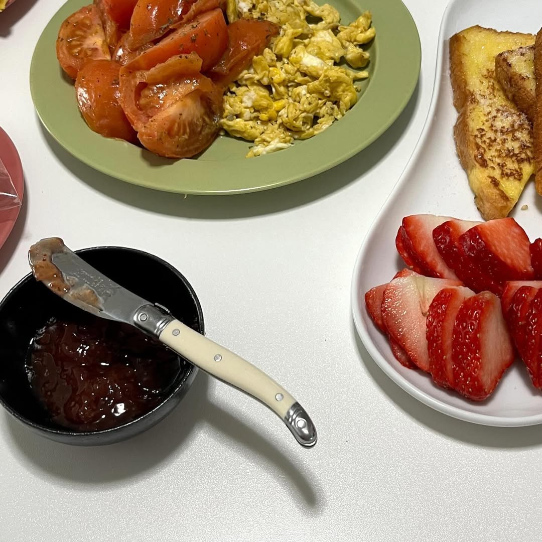 Hdafrefs's tweet image. 今日の朝ごはんはちょっと豪華な感じですね。