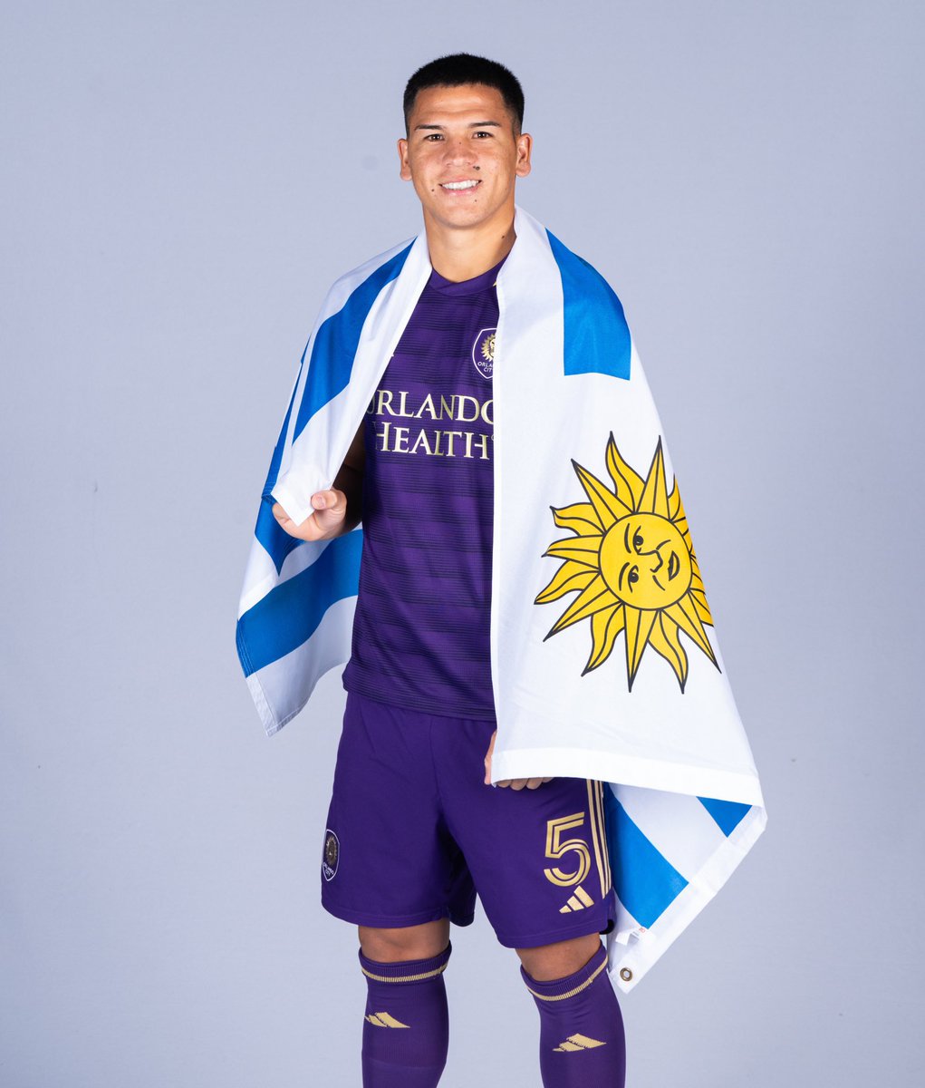 Se terminó la novela de César Araujo.

Finalmente el mediocampista de 24 años no jugará en Nacional y seguirá su carrera en Tigres de Mexico, donde firmará contrato por 4 temporadas.