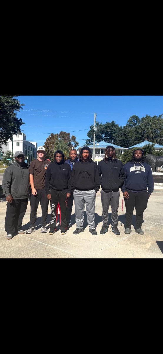 Alex Ashley tweet media