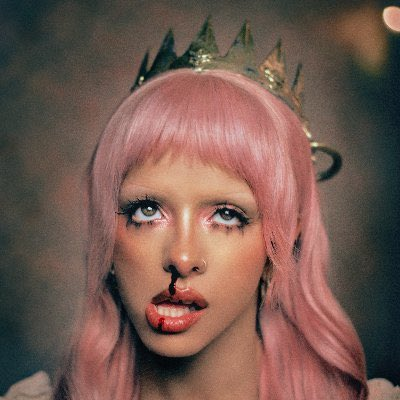 batshitgirll's tweet photo. 10 MINUTES UNTIL POSSESSION.
#MELANIEMARTINEZISCOMING #POSSESSIONISCOMING https://t.co/dgCiI2Tthf