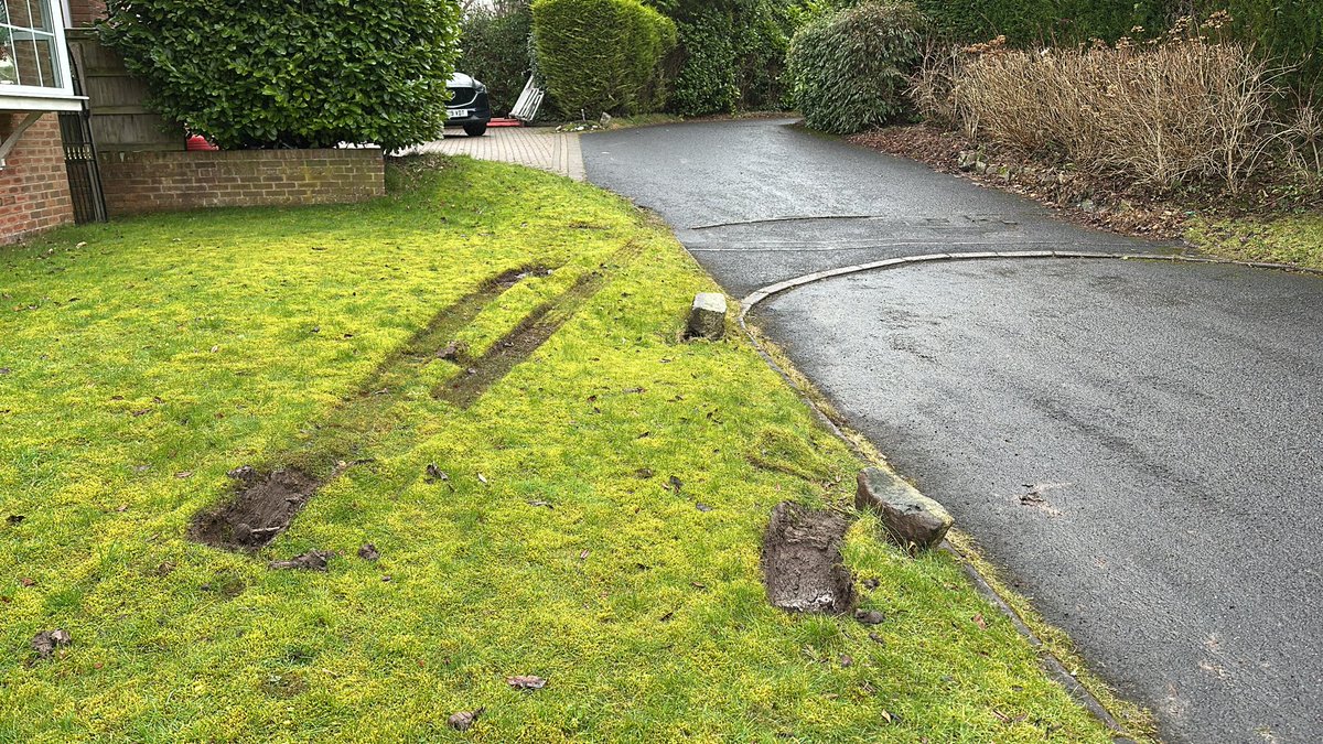 henshall90's tweet photo. @DPD_ServiceUK @Dpduk_delivery_ thanks  for ignoring our email, when do you plan on fixing my lawn from the mess you’ve made? You stated 5 working days for a response, still waiting… https://t.co/kgcy8uuhBJ