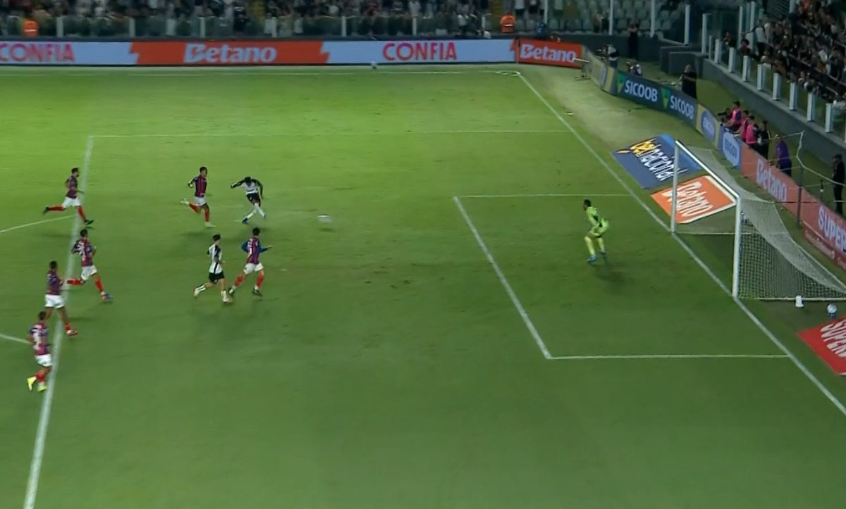 Vessoni's tweet photo. FIM DO PRIMEIRO TEMPO!

Carrillo, Bidon, Garro... jogar com meio-campo assim é legal, cria bastante. Mas tem de matar. O Corinthians podia fazer 2 a 0, talvez até um 3 a 0. 

Perdeu as chances.

Aí esse mesmo meio-campo que não marca nem consulta médica tá ai... virada: 2 a 1.

#Corinthians