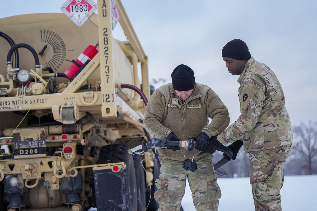 TXMilitary's tweet image. Texas National Guard soldiers perform preventative maintenance checks and services in Mt. Pleasant, Texas during and after missions to ensure rapid response in support of Winter Storm Fern. 
#AlwaysReadyAlwaysThere #WinterStormFern #TexasStrong #TexansServingTexas