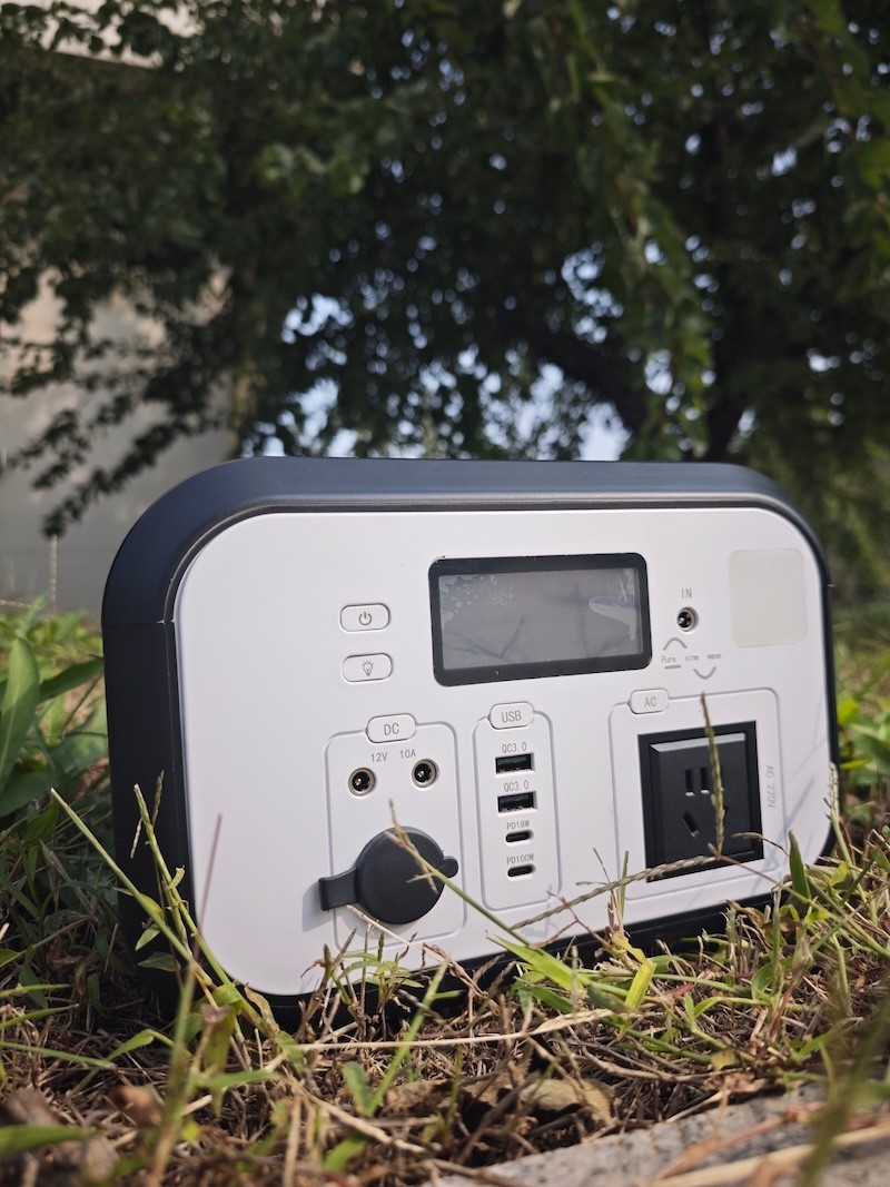 Qinlu_energy's tweet image. 🌲🔋 Adventure meets power! 

Qinlu’s 1kWh portable energy solution: 1200W output, multi-ports, solar-ready, LED night light &amp;amp; display. Ideal for camping, emergencies &amp;amp; off-grid use. 

#PortablePower #OutdoorEnergy #EmergencyLighting #CampingEssentials #Qinlu