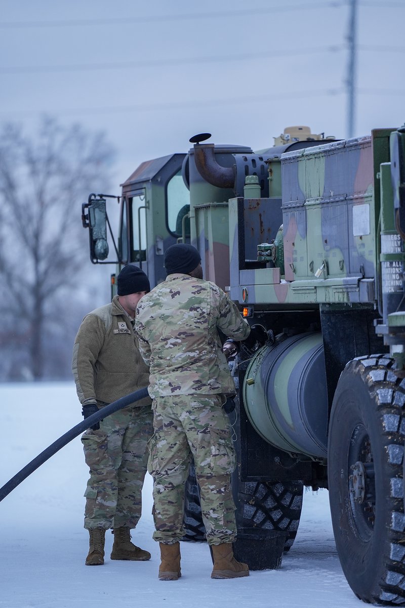 TXMilitary's tweet image. Texas National Guard soldiers perform preventative maintenance checks and services in Mt. Pleasant, Texas during and after missions to ensure rapid response in support of Winter Storm Fern. 
#AlwaysReadyAlwaysThere #WinterStormFern #TexasStrong #TexansServingTexas