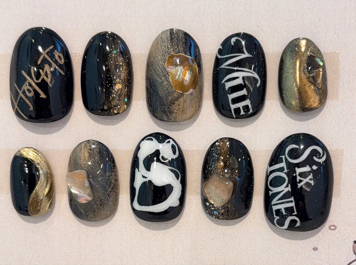 ツアーのたびに作ってもらっているネイルチップ💅✨今回はこんな感じ