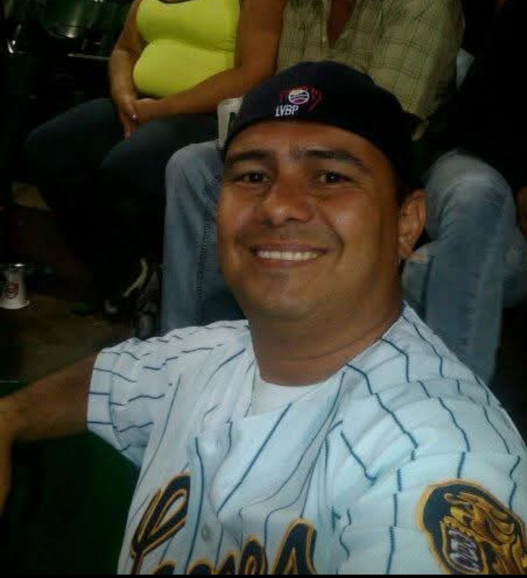 Por favor <a href="/MariaCorinaYA/">María Corina Machado</a> no te olvides del Coronel DIEGO BAUTISTA ESPIN TRINI, esta preso por proteger las actas, ser una persona correcta es un DELITO