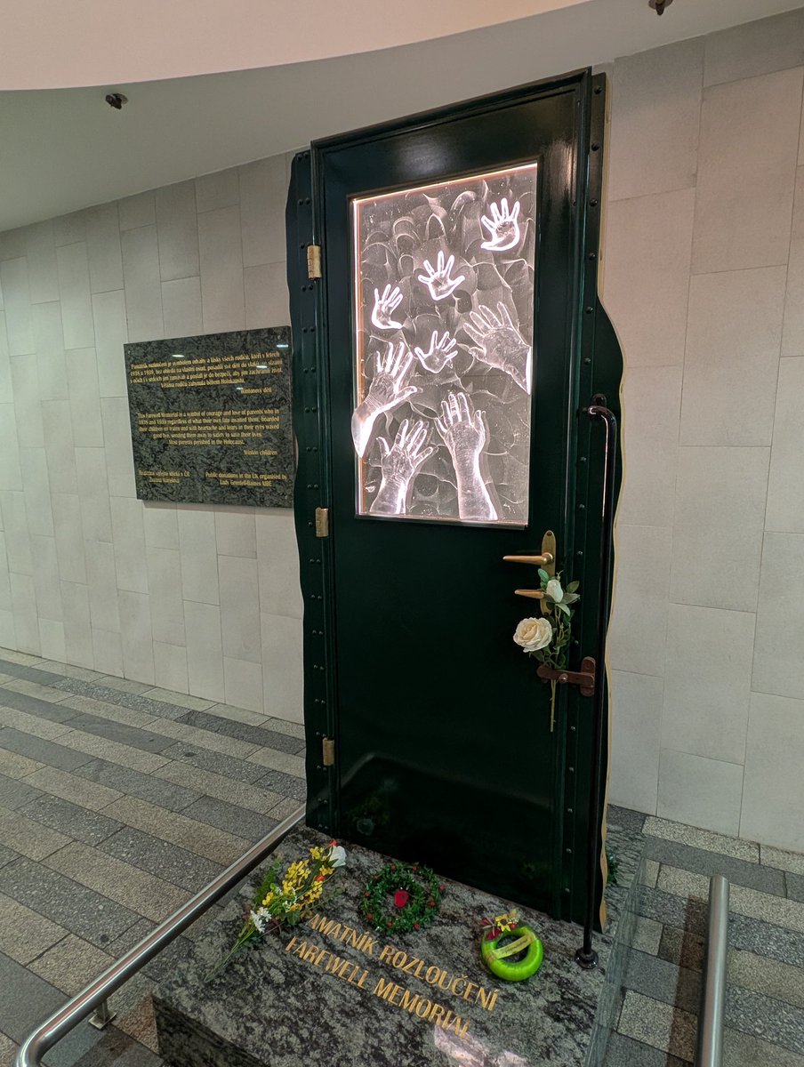 Melanie Clarke (Pywell) tweet media