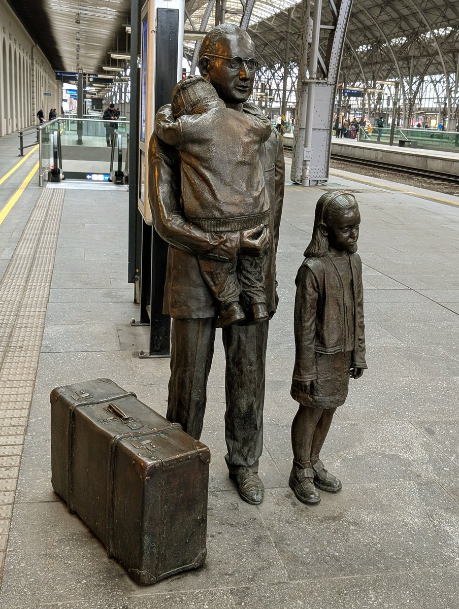 Melanie Clarke (Pywell) tweet media