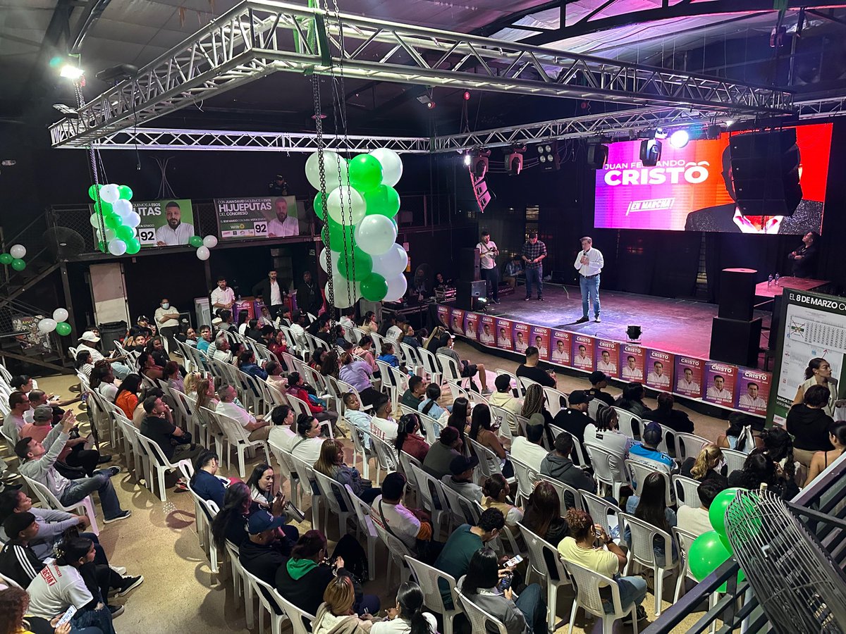 La transformación territorial es la base para lograr la paz en Colombia. Si no transformamos el Bajo Cauca antioqueño y el Urabá, no podremos garantizar seguridad en grandes ciudades como #Medellín.  🇨🇴🚩🌻
#AcuerdosParaAvanzar