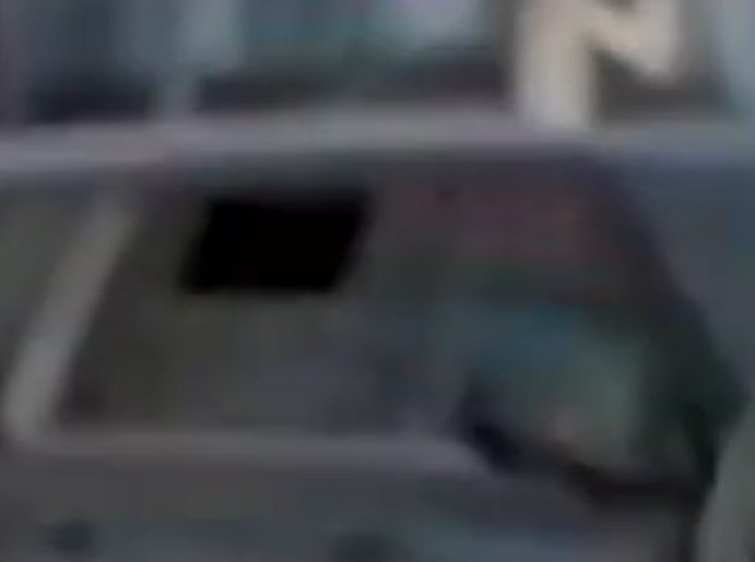 hissgoescobra's tweet photo. Can someone explain this artifact in the video, the black square? If this is added after the fact in editing, would be good for the original post to mention that. https://t.co/HVL6gS9Bgf