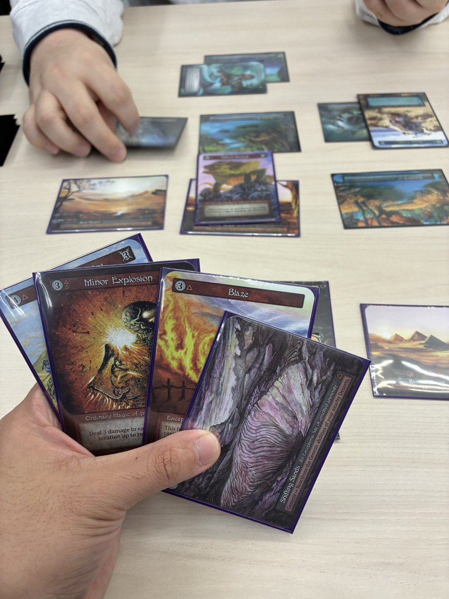 昨日の初ソーサリー、絵が綺麗で世界に惹き込まれた✨
めちゃくちゃ面白い☺️