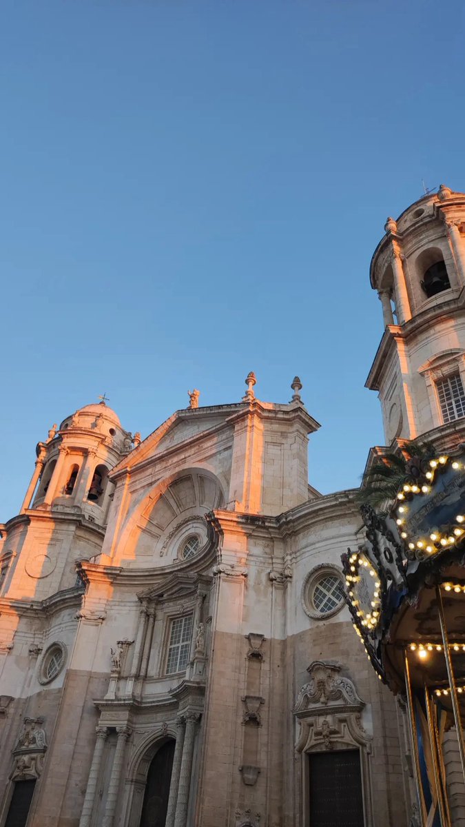 Era solo una mentira
sentrañas mías,
es imposible Caí de mi vida
que se me olvide al llegar febrero
Lo que te quiero, lo que te quiero,
¡Cuánto te quiero!  #COAC2026P9