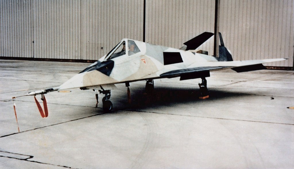OnAviation_EN's tweet photo. The Lockheed Have Blue, first flown in 1977, looked unstable and angular because it was designed entirely around radar invisibility. Only two prototypes existed, but they directly led to the F-117 Nighthawk, the world’s first operational stealth aircraft. https://t.co/nu8oLZwRbL