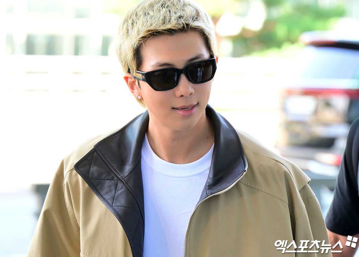 jhopecantor's tweet image. deveria ser ilegal ser tão atraente assim 🤤