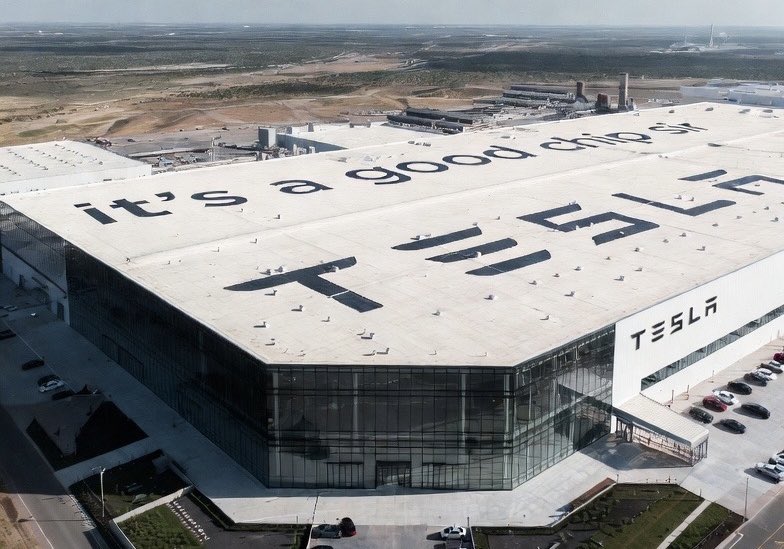 niccruzpatane's tweet image. Elon Musk made an important point about building a Tesla Terafab: Geopolitical Risks. 

“Even when we look at the best case output out of all our key suppliers (Samsung, TSMC, Micron) — it’s not enough. In order to remove the probable constraint in 3-4 years, we’re going to have