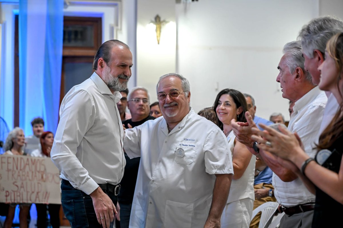 El hospital municipal no va a ser la variable de ajuste. 

No lo fue después del tornado, no lo fue después de la inundación. No lo es hoy. No lo será mañana.

Estamos en un momento de reconstrucción, un momento de ordenar, de planificar,  de decidir, de hacerse cargo.

Y al