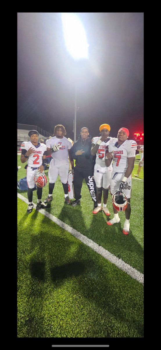 Alex Ashley tweet media