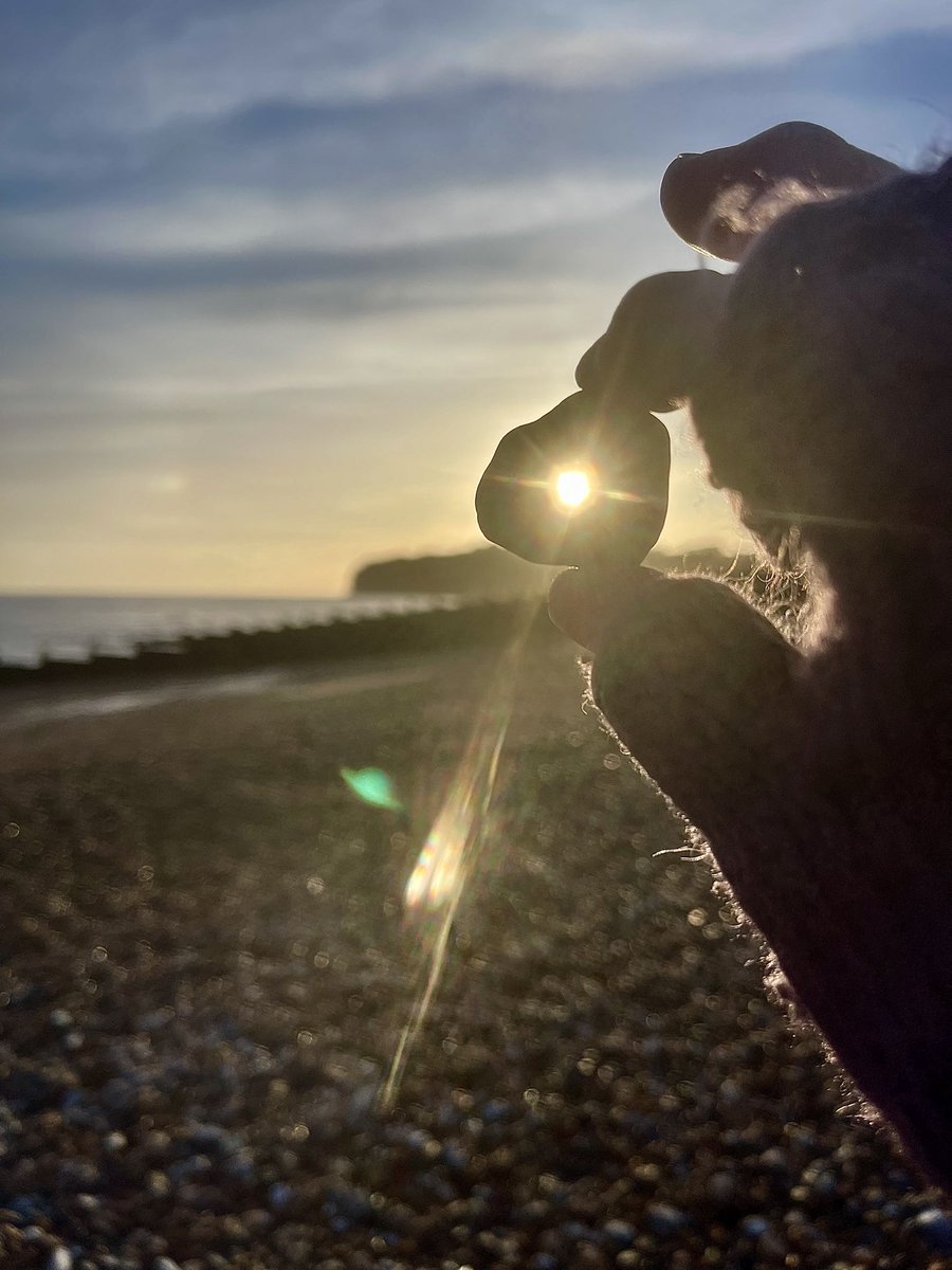 AngelikaHTCG's tweet photo. Small #Hagstone with a large hole ♥️ #SussexHagstone #BeachFind f https://t.co/xw6zmAm8vS