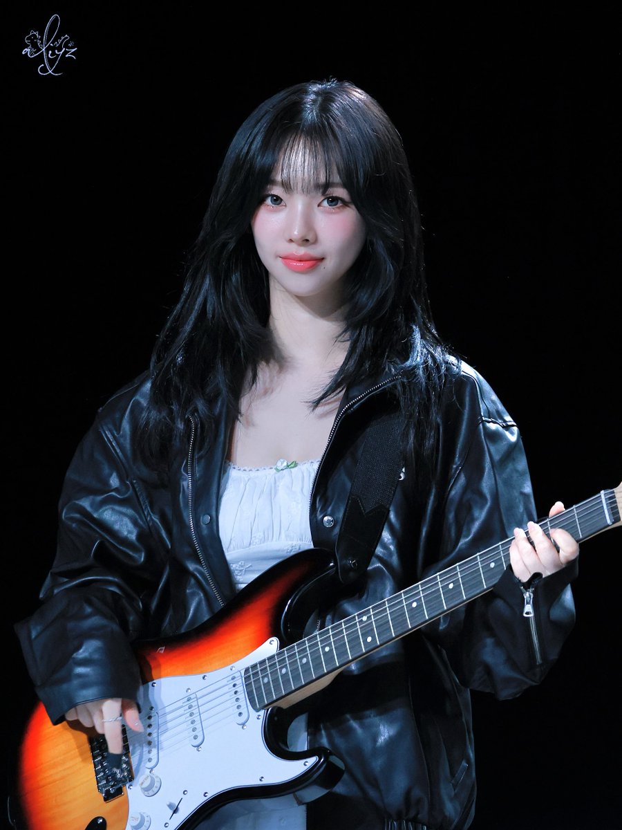 250713
🎸🤘

#karina #카리나 #aespa  #에스파