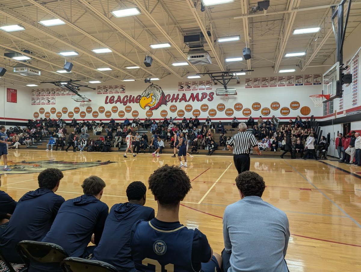 BryanEversonOP's tweet photo. At Orchard Lake St. Mary's for some boys hoops.

Eaglets leading Detroit Country Day 13-12 after the first. https://t.co/wZ9jvLfVJf