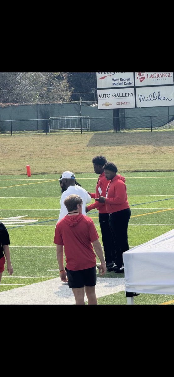 Alex Ashley tweet media