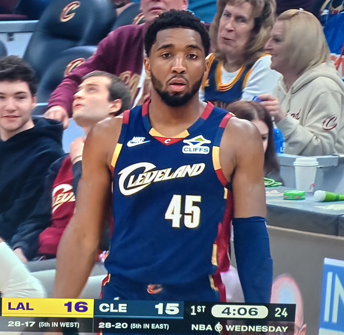 Shane00's tweet image. LeBron has been in the league so long he is playing against a Cavs team that is wearing a throw back unifrom that he himself originally debuted