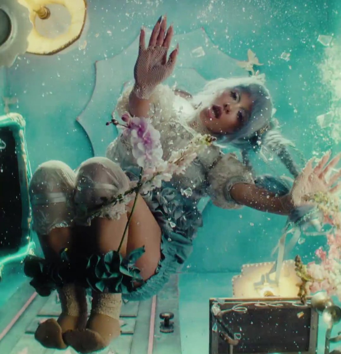 Melanie Martinez archive tweet media