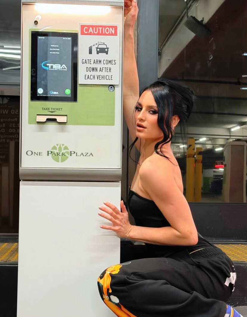 val1za2003's tweet photo. Let’s chat💦 https://t.co/xnBJgU0oxh https://t.co/8G9BA94WG5