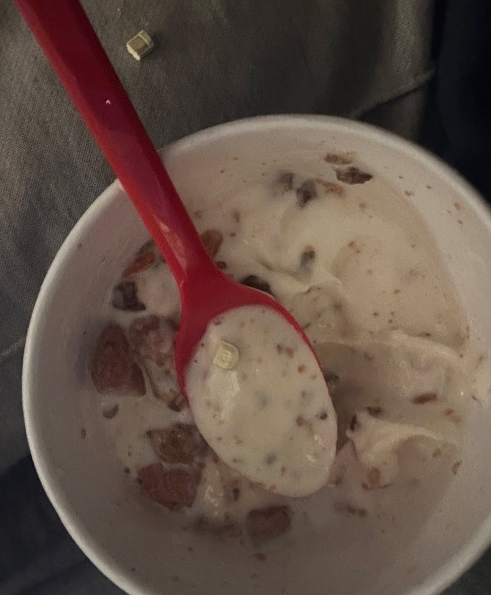 skinnynothick's tweet photo. bar blizzard idk https://t.co/4cQKFk26G5