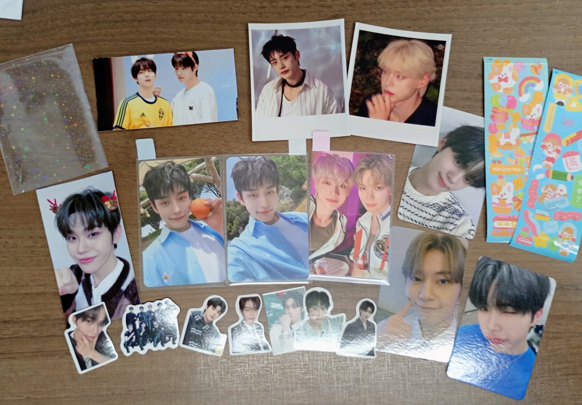 JijiZB1's tweet photo. Feedback super positivo para @zzerose0_1 que me vendeu esse duo membership e woongbin. Os cards chegaram bem embalados, veio esse tanto de brinde e ela foi uma querida, dando prazos e acompanhando o pacote até o momento da entrega. Muito zelosa. Muito obrigada, experiência ótima! https://t.co/ngnlOQU4NC