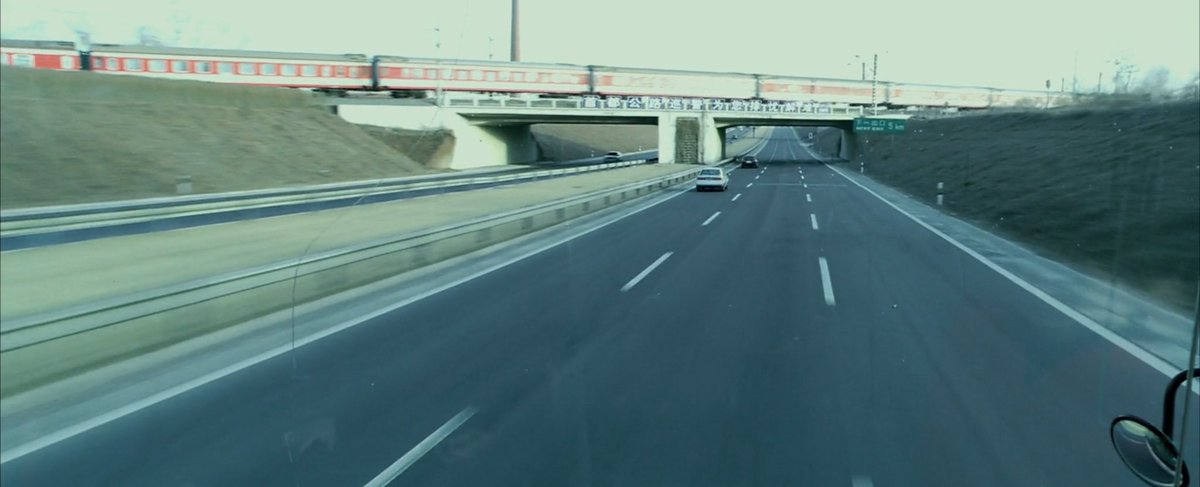 chillvia tweet media