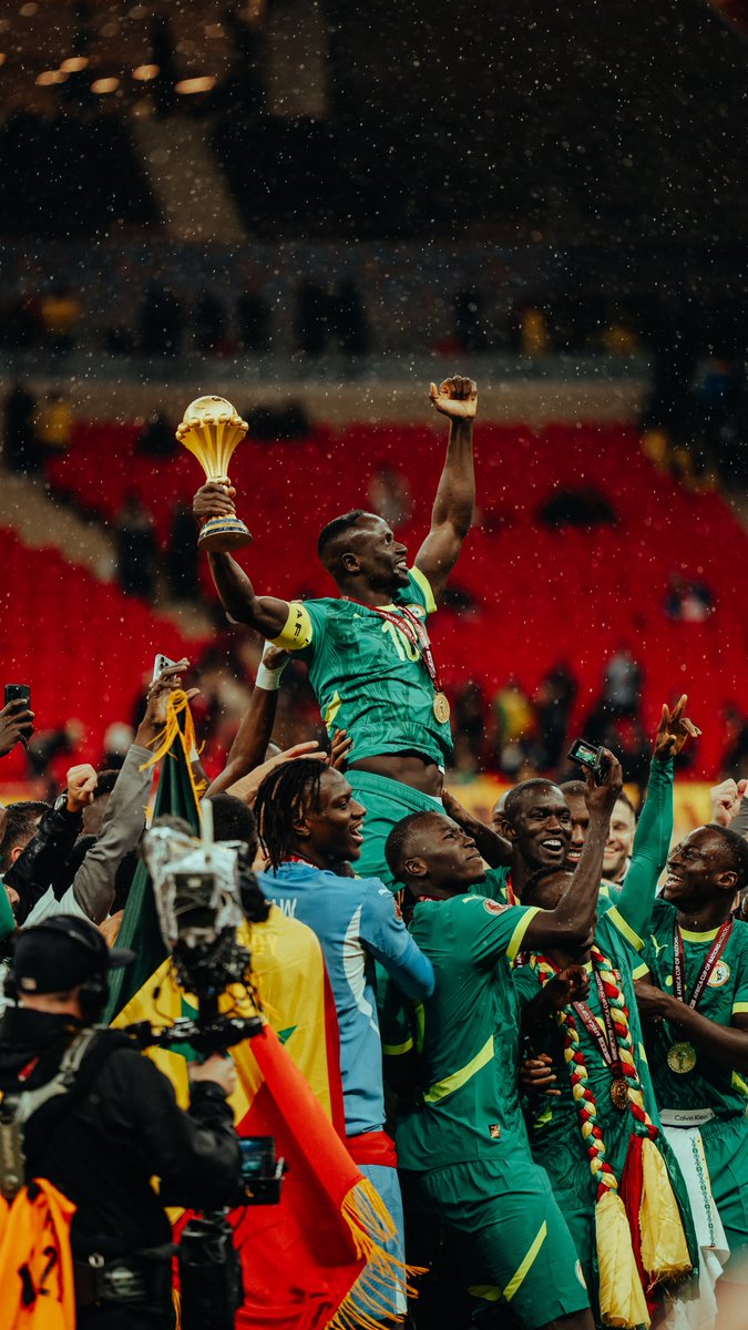 JoueursSN's tweet image. La sanction tant attendue est enfin tombée :

▫️5 matchs : Pape Thiaw
▫️2 matchs : Iliman Ndiaye
▫️2 matchs : Ismaïla Sarr
▫️615 000 d’amende

(@SalahShou)