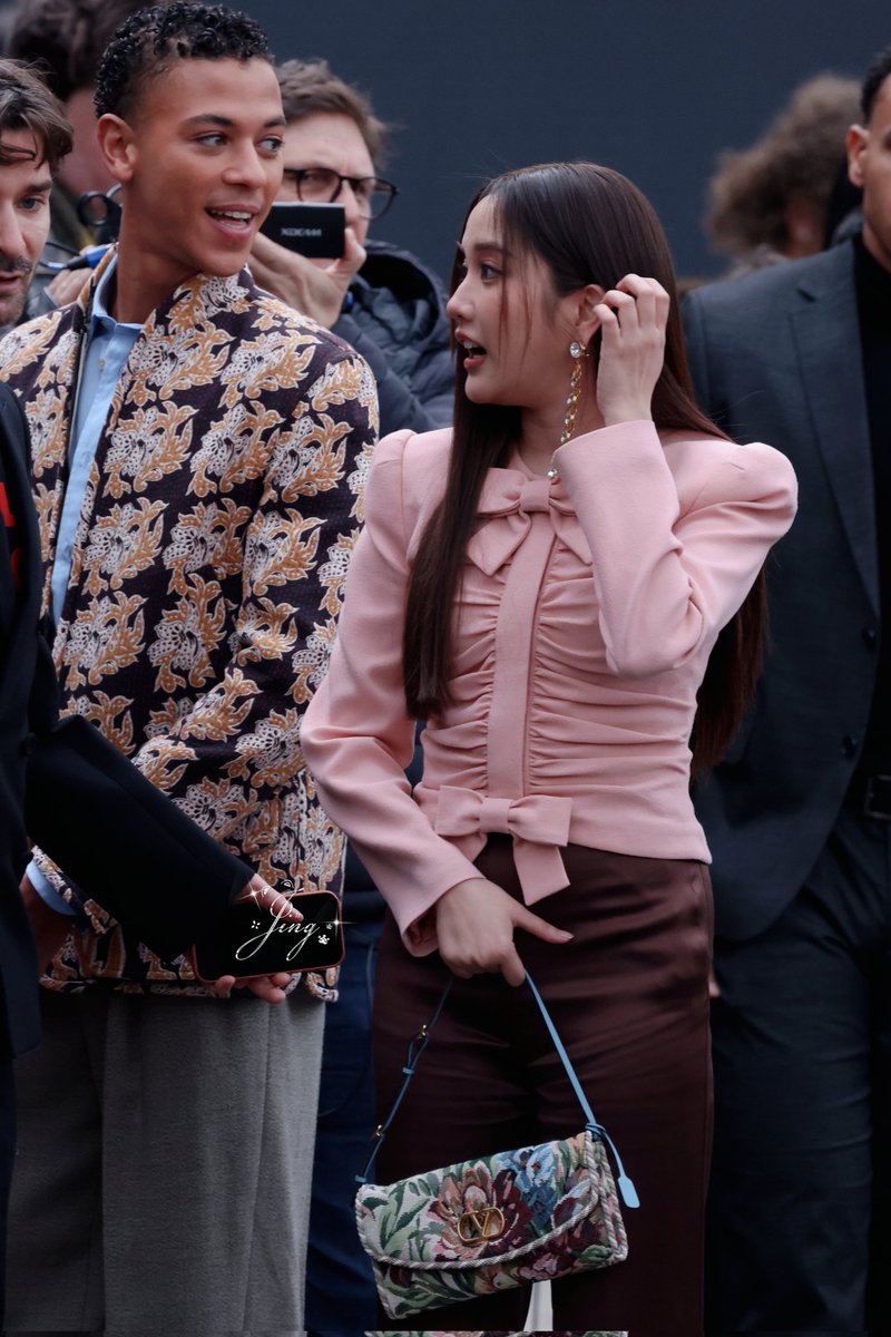 (-^〇^-) 

SAROCHA FLY TO COUTURE 2026
#ValentinoHC2026xFreen
#srchafreen