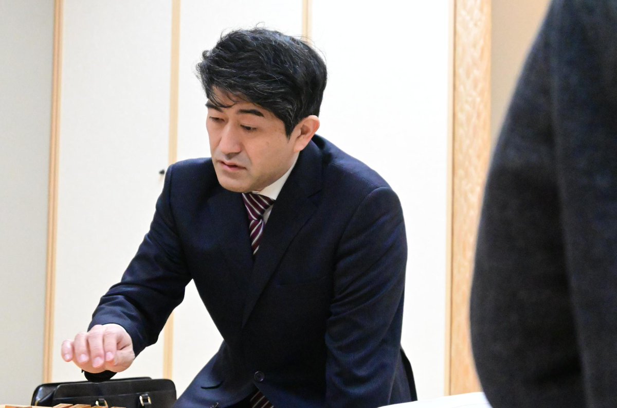 達人戦で優勝の森内九段は序盤研究も充実、知識で高見七段を凌駕…終盤は鉄板の受けで妖術を封じる［第３９期竜王戦］１組・森内俊之九段×高見泰地七段戦