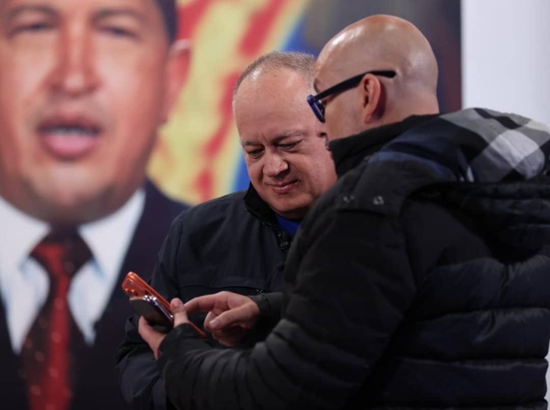 maperezpirela's tweet photo. Aquí ando, en el Mazo… https://t.co/d462rdwfS2