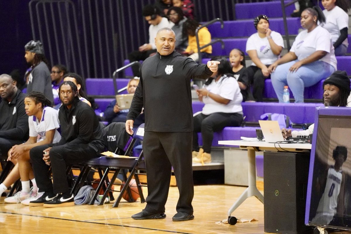 IPSAthletics's tweet photo. AN ALL IPS CLASH! 

Our first matchup of this weather ❄️☃️ filled week takes us to George McGinnis Gym!

@GWAthletics_ips plays host to @CattucksB in a clash of district foes on the hardwood! 🏀 https://t.co/LgcveMIbEO