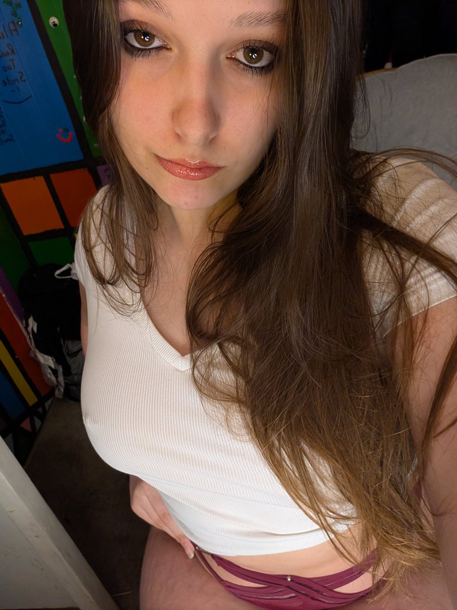 avaconn94771458's tweet photo. If I were to cosplay who should I be?
#cosplay #nsfwtwtًً  #ContentCreation #sexy https://t.co/8hmL6YhU9J
