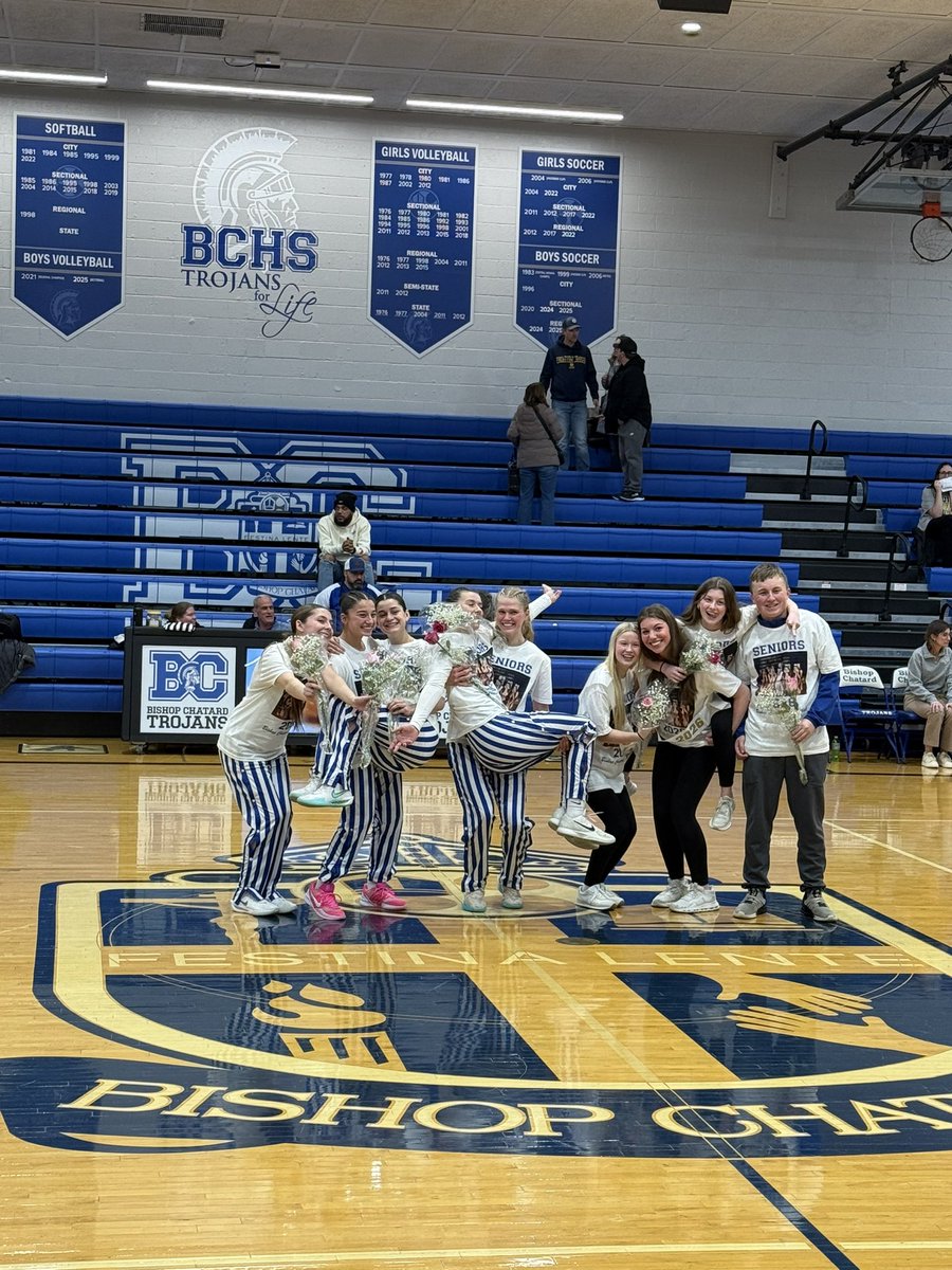 ChatardSoccer19's tweet photo. Congrats to Olivia Berzai on her basketball senior night and the rest of the team! Great win! https://t.co/RmmjyzVfVL