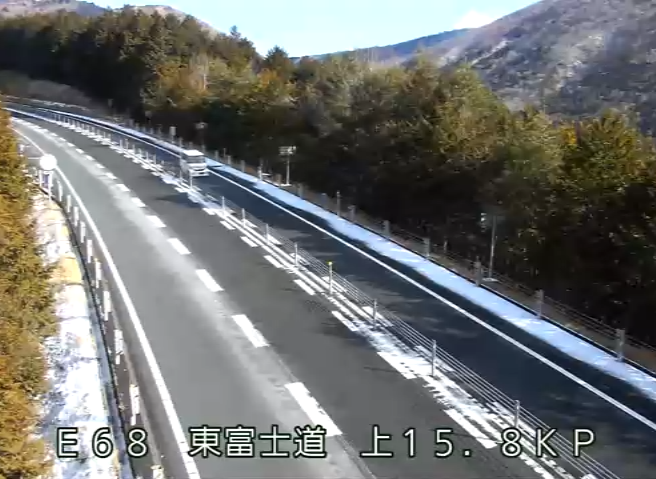 本日9時40分頃の #東富士五湖道路 山中湖IC付近の様子です。 現在の